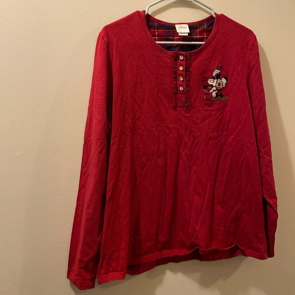 Disney Store womens XL red holiday long sleeve shirt - Mickey/ Minnie mistletoe